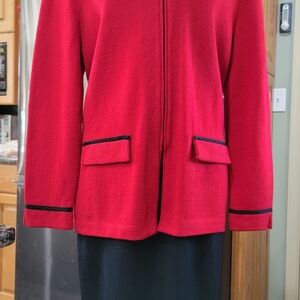 St John Elegant Red Women's Skirt Suit